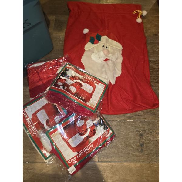 Five Huge Brand New Felt Gift Bags, Wreath, Tons Of New Greeting Cards