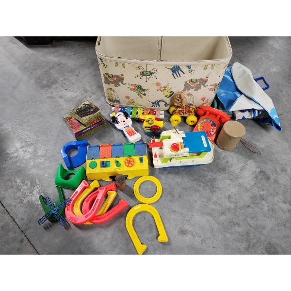 Lot of Assorted Vintage Children's Toys - In 30x16in Toy Chest 