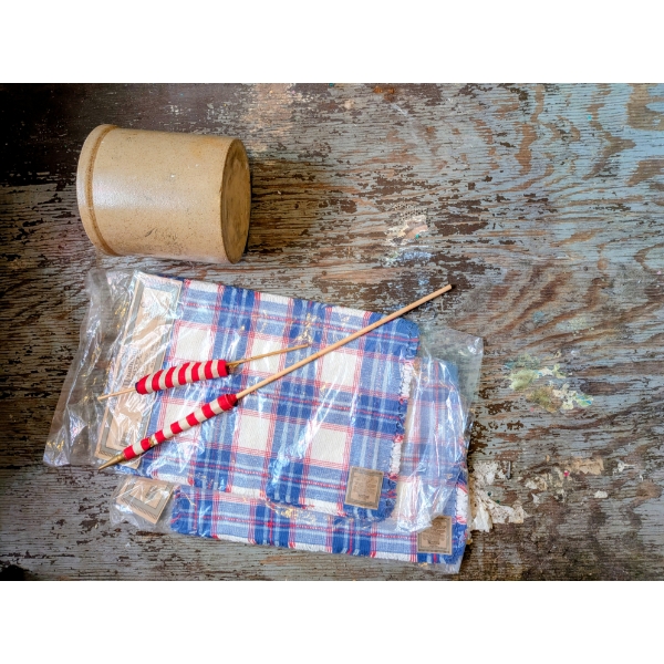 8" Crock (no Cracks) New Placemats & Flags