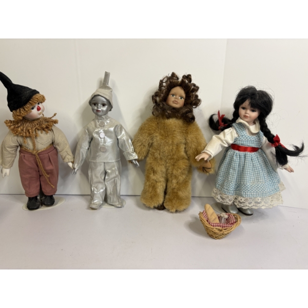 Wizard of Oz Doll Figurines with Stand & Basket - Scarecrow - Tin Man - Lion - Dorothy