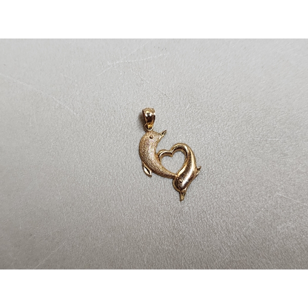 10K Gold Dolphin Heart Pendant Total Weight 0.8g 