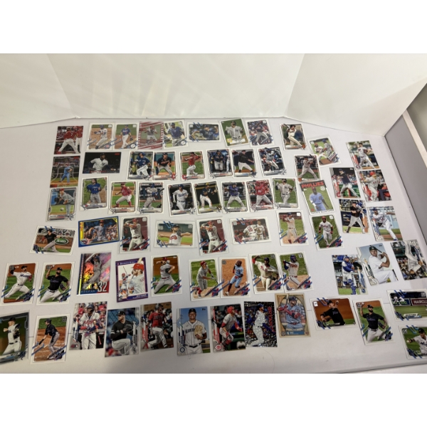 Huge lot of Baseball Cards - Includes Brewers - Dodgers - Phillies - ETC
