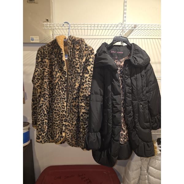 Betsy Johnson Black Small Coat & Cozy Leopard Fleece Jacket Size Small Also