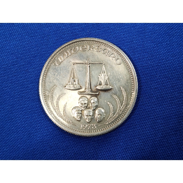 1973 Universaro World Trade 1 Troy oz .999 Fine Silver Coin