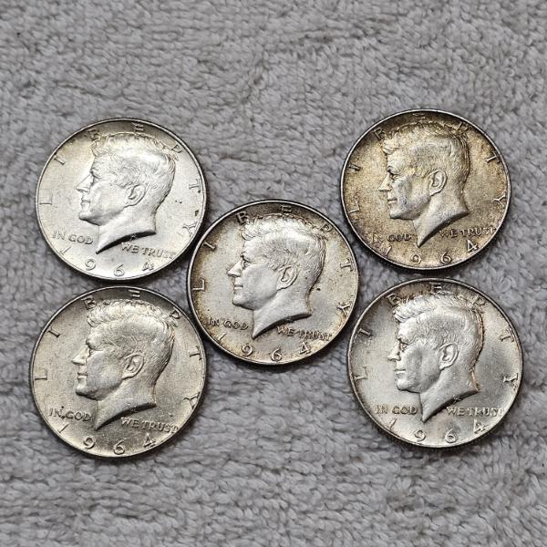 Five 1964 Kennedy Half Dollar Coins struck in 90% Silver FV: $2.50
