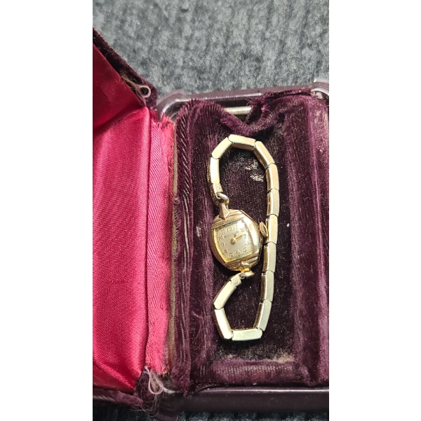 Women's Bulova Gold Plated Wrist Watch 12.6 Grams