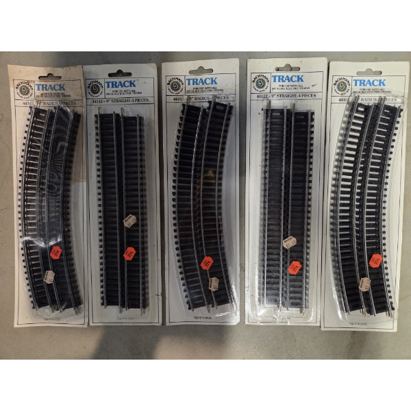 Five New Bachman HO Scale Track Packs