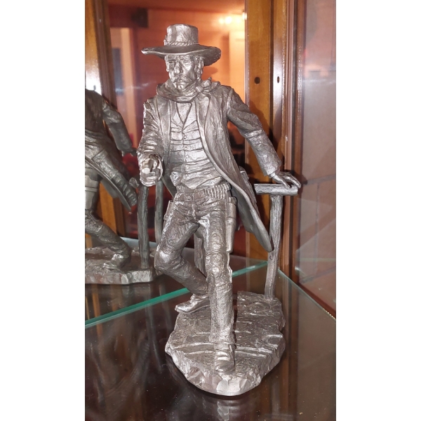 Old West Cowboys - Cast Gunslinger Statue - App 10" Tall In Ex Condition