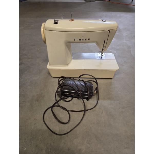 Great Condition Vintage Singer 774 Portable Electric Sewing Machine- Works Great! 