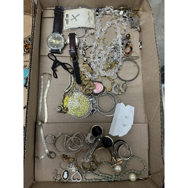 Lot of Costume Jewelry (5)