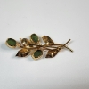 Image 3 : Beautiful Gold-Filled Leaf & Green Stone Pin