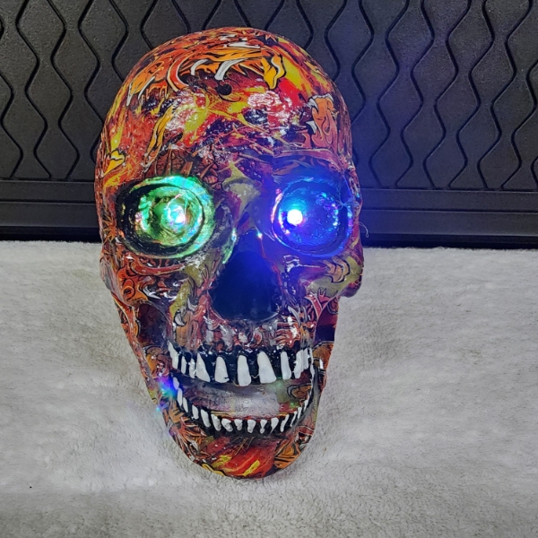 BRAND NEW Battery Operated Light-Up Skull With Dragon Design ~ Measures 4 IN X 6 IN 