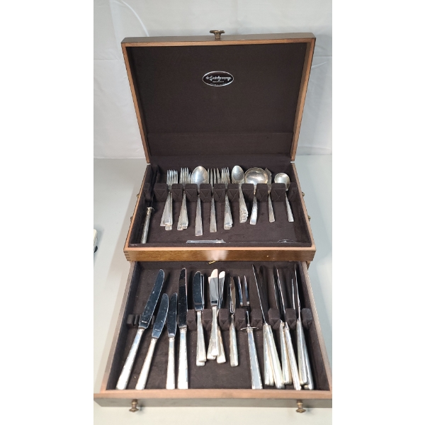 Easterling Sterling Silverware Set - Weight: 2327.7g