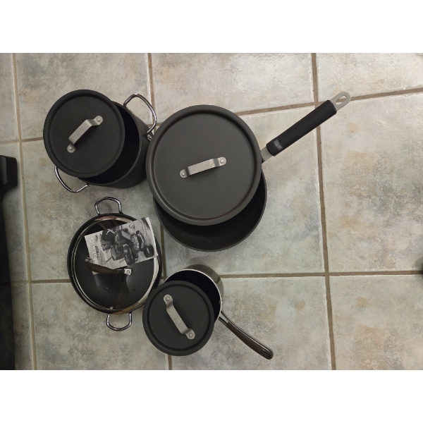 Chef Quality Calphalon Four Pans With Lids Collection