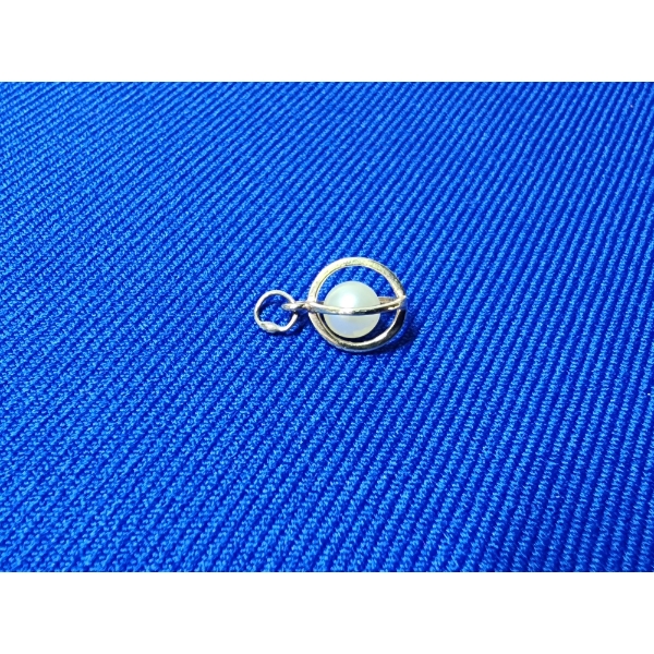 10K Gold Pendent Pearl In Cage Design - 0.7 grams