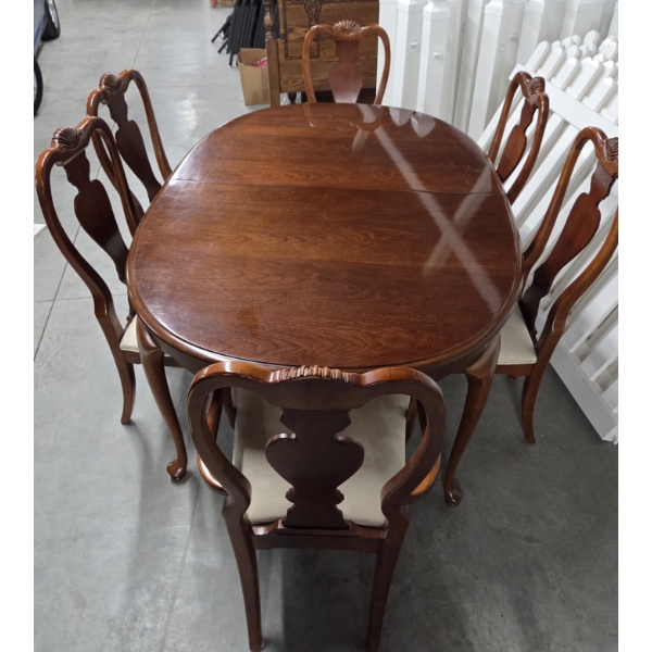 Exquisite Queen Anne Oval 68''x44''x30'' Solid Cherry Wood Dining Table & 6 39'' Chairs