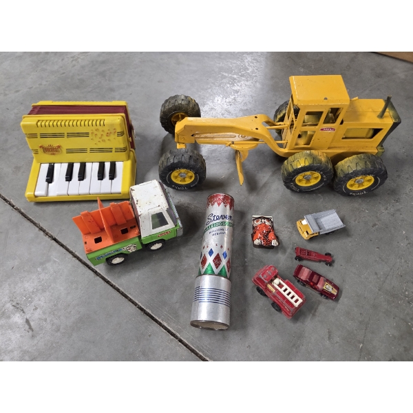 Cool Vintage Toy Collection Including Kaleidoscope, Tonka And Buddy L Metal Trucks And More!