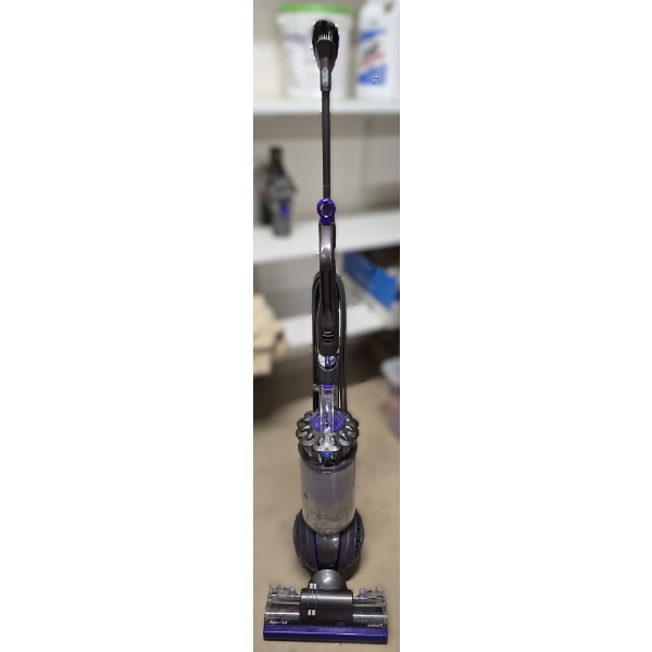 Dyson Animal 2 Ball Vacuum with 1 Attachment