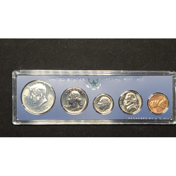1967 United States Special Mint Coin Set In Acrylic Holder