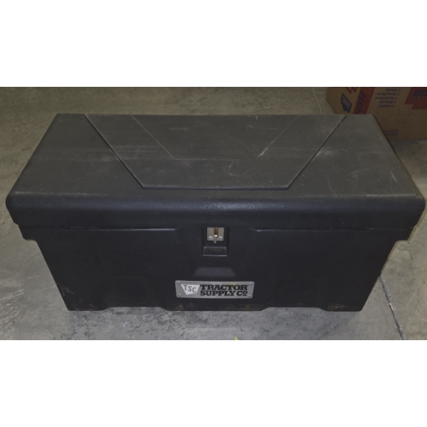 Plastic Tractor Supply Truck Box 27.5'' L x 15'' W x 13.5'' H Great Condition!