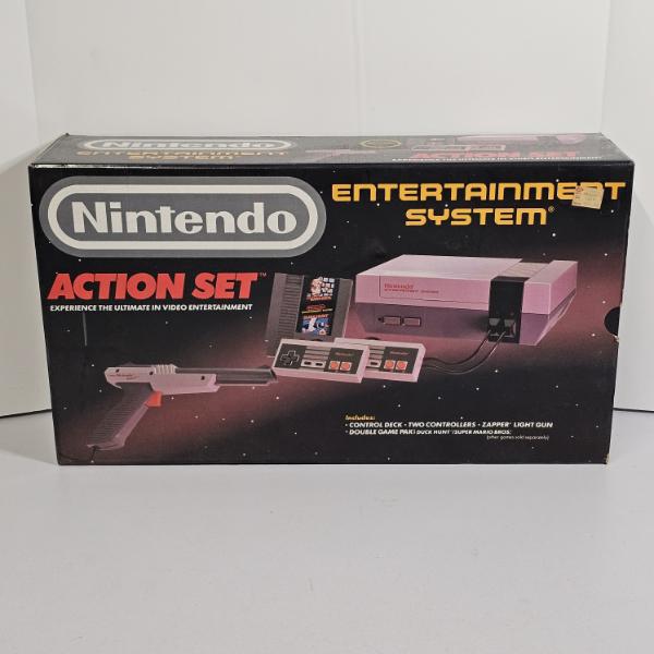 AUTHENTIC RETRO CONSOLE COMPLETE IN ORIGINAL BOX!!! Nintendo Entertainment System (NES) Action Set