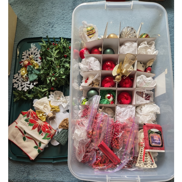 PICKUP IN CANTON - Large Plastic Storage Tote Of Excellent Condition Christmas Ornaments And Decorat