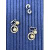 Image 2 : Beautiful Earrings - 2 Pairs (1 Clip on)- Cool Shape - Pearl Clip on Earrings - Gorgeous Costume