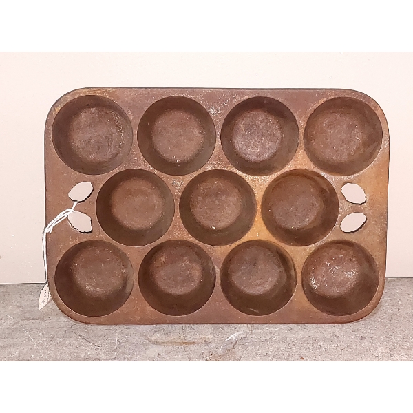 Antique Cast Iron Muffin Pan 11 x 8 - Needs Reseasoning - Great Condition