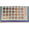 Image 11 : Collection Of (50) Lincoln Memorial Cents With US States Engraved In Educational Display - FV:$ 0.50