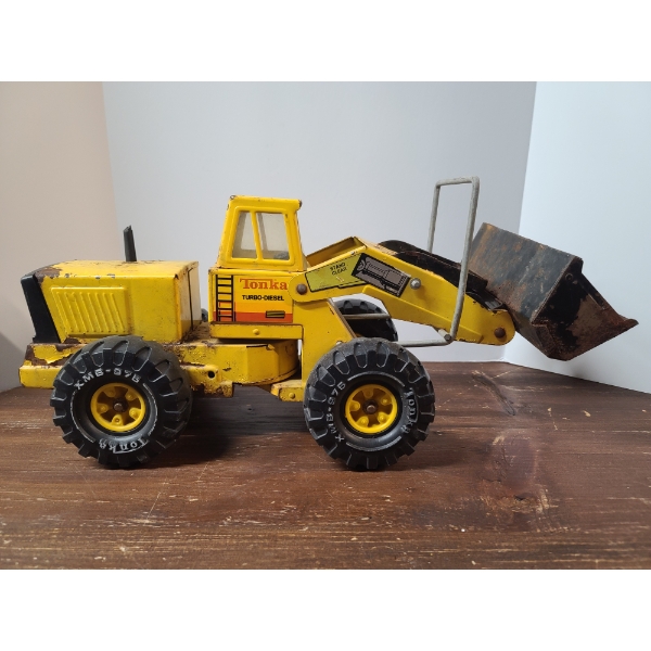 Large Vintage Metal Tonka Front End Loader Toy Truck