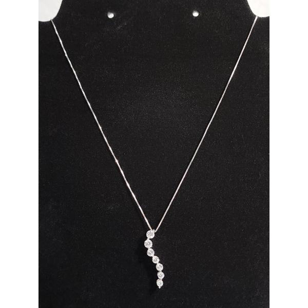 Gorgeous 10K White Gold Round 7-Diamond Journey Pendant Necklace 18" TW: 2.6g