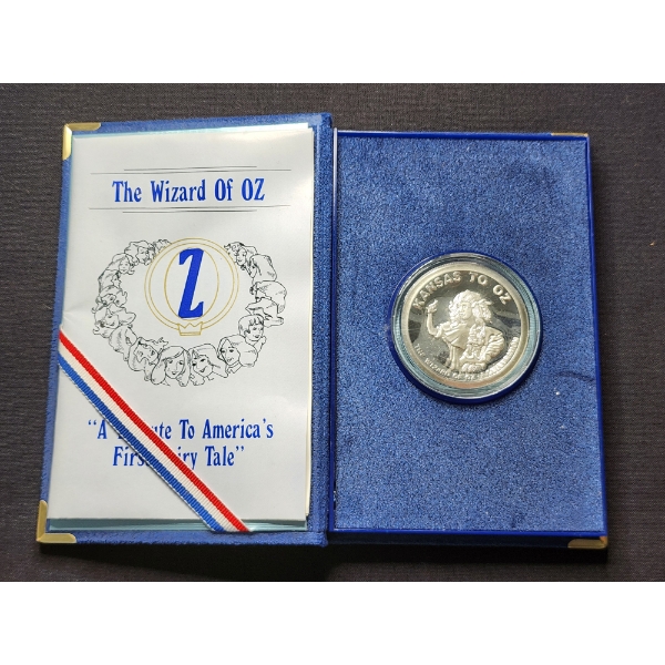 The Wizard of Oz "From Kansas to Oz" 1 Troy Oz 99.9% Silver Round in Original Display & Box