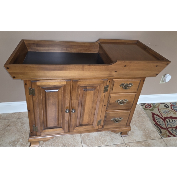*Pick Up At Mantua Home-No Shipping Available* Beautiful Excellent Condition 18.5Dx35Hx41W Dry Sink