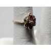 Image 3 : Lovely 14K Gold Ring Sized 7 Featuring Red & Clear Stones Weighing 2.1 Grams 