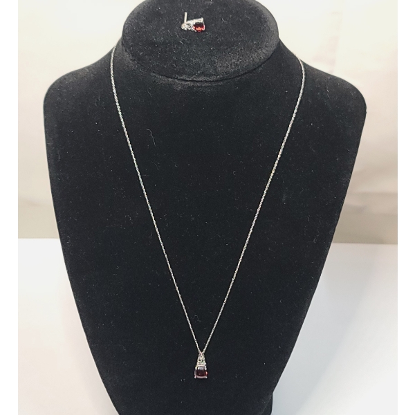 Beautiful Sterling Silver 18" Necklace With Earring - Weight: 2.0g