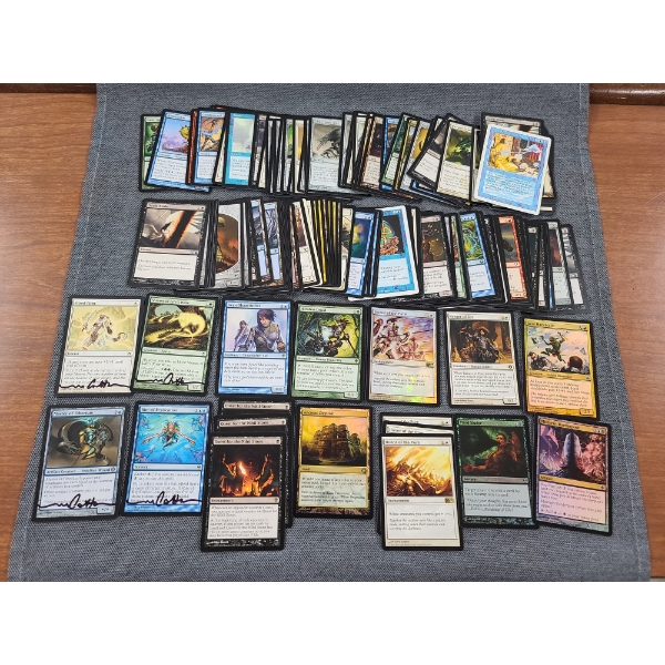 Large Lot of Over 100 MTG Magic The Gathering Trading Cards Including Many Holo, Rare & Even 4 Autos