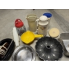 Image 3 : *Pick Up At Mantua Home-No Shipping Available* Kitchen Items - electric knife - roasting pan - cake 
