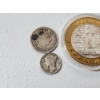 Image 2 : 2 Silver Coing and Token: 1909 Barber Quarter, 1945 Mercury Dime, & Riviera Gaming Token