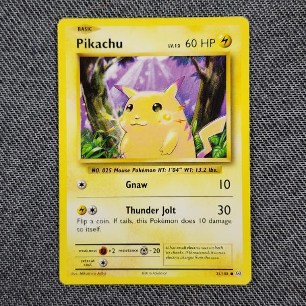 Pikachu 35/108 Vintage Pokemon Trading Card