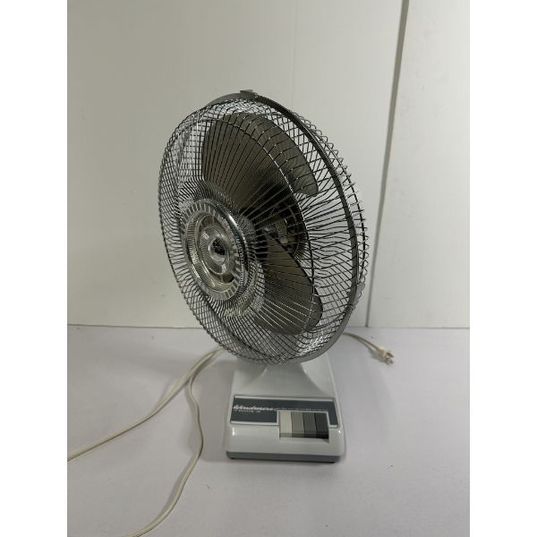 Windmere Three Speed 12" Oscillating Fan - Works Well - Pickup Only