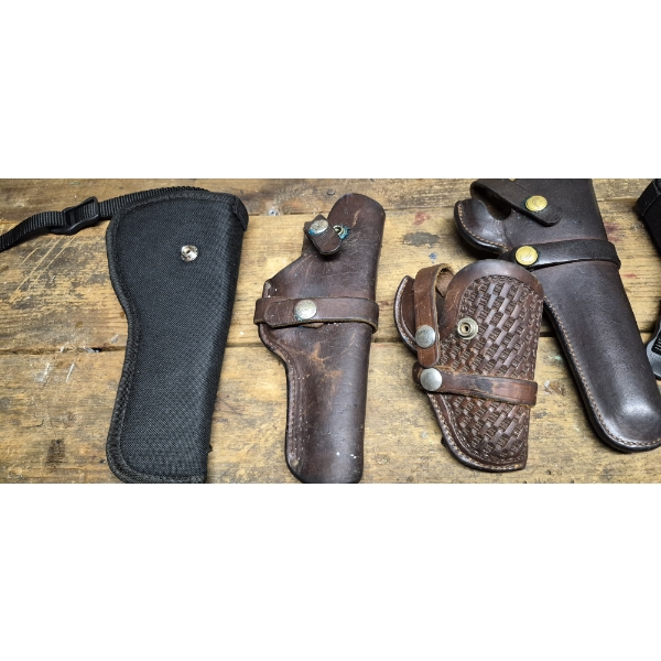 PICKUP IN CANTON -  5 Pcs Gun / Pistol Holsters - 3 Leather - 2 Nylon - See Pics