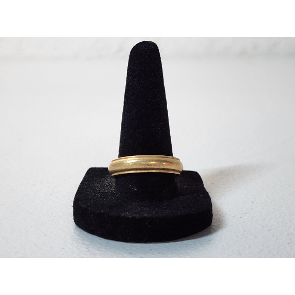 Nice 14K Yellow Gold Ring - Size 10 TW: 6.6g