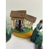 Image 5 : 3 Wizard of Oz Collectible Figures - Dorothy at the Salon - Dorothy's House 