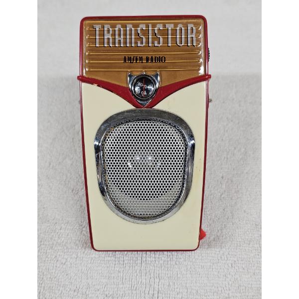 Northpoint Classic Collection 1960s retro style AM/FM transistor radio