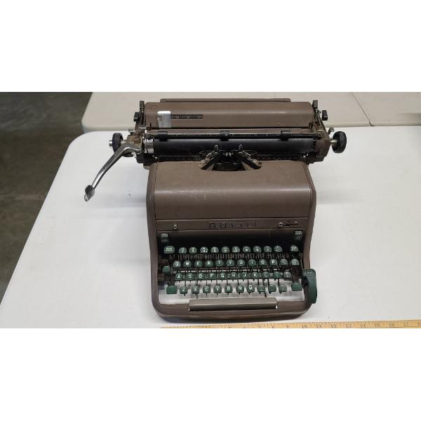 Vintage Royal Magic Margin Manual Typewriter 