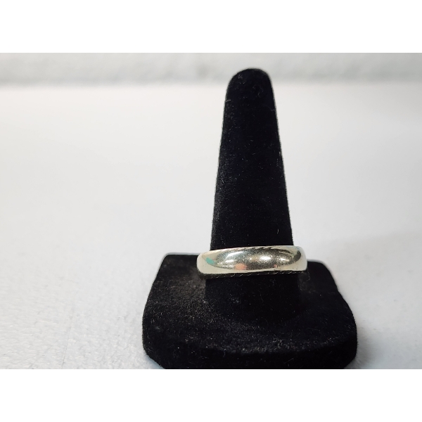 14K Gold Wedding Band Ring - Size 10 - Total Weight: 6.1g