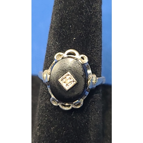 Women's 10K White Gold Art Deco Ring With Black/Clear Stone - Size: 6 - Weight: 2.4g