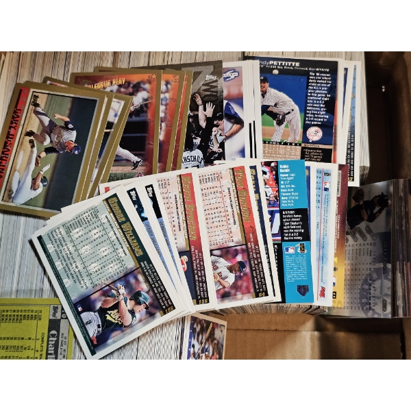 Huge Lot of Uncounted/Unsearched Baseball Cards
