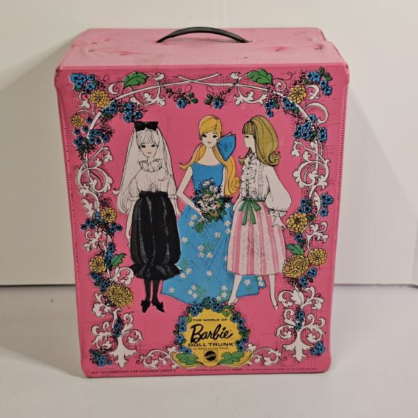 Vintage 1968 Mattel The World Of Barbie Doll Trunk Vinyl Case With Dolls And Accessories