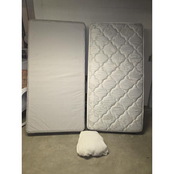 *Pick Up At Mantua Home-No Shipping Available* Like New Condition Twin Size Serta Sleeper Mattress &